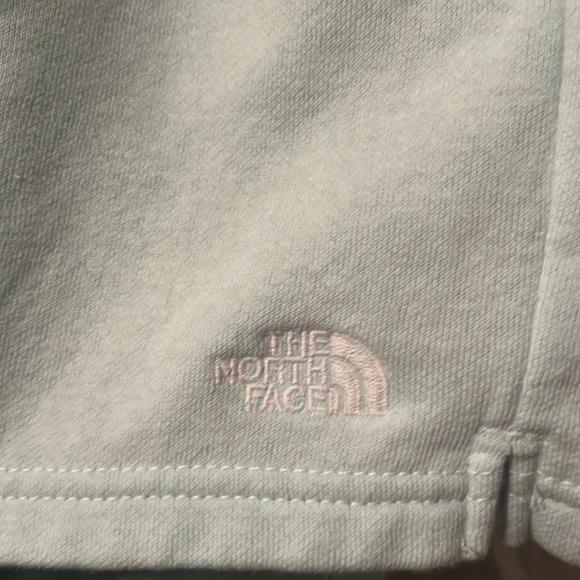North face lounge shorts - Picture 3 of 3